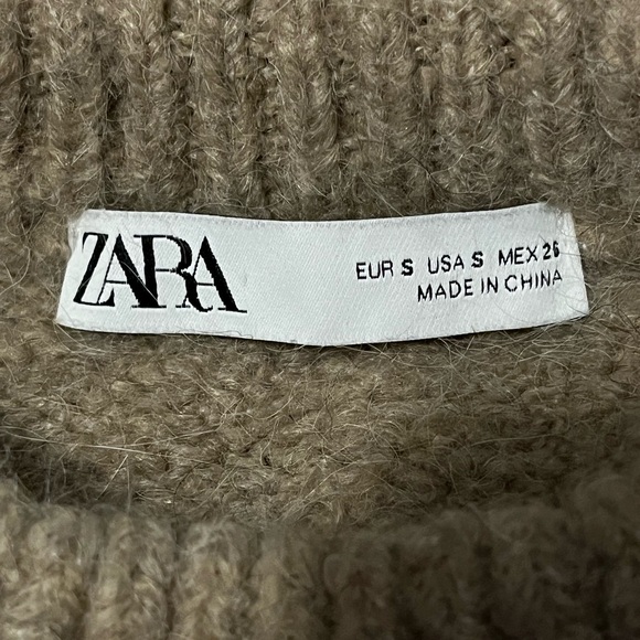 Zara Cropped Sweater - Picture 2 of 2